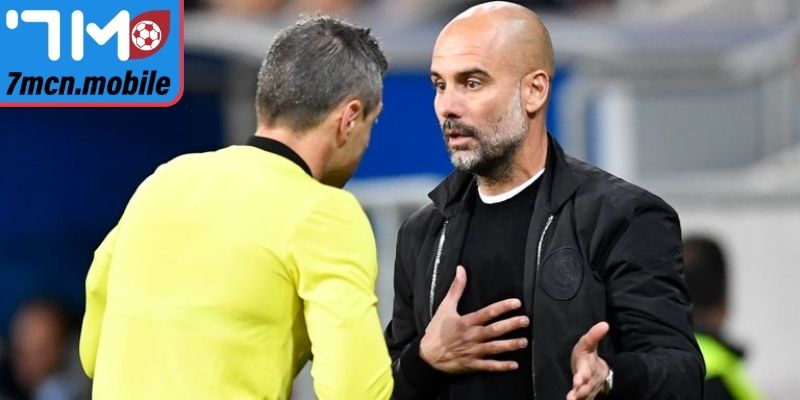 Mối quan hệ căng thẳng giữa Pep Guardiola và trọng tài