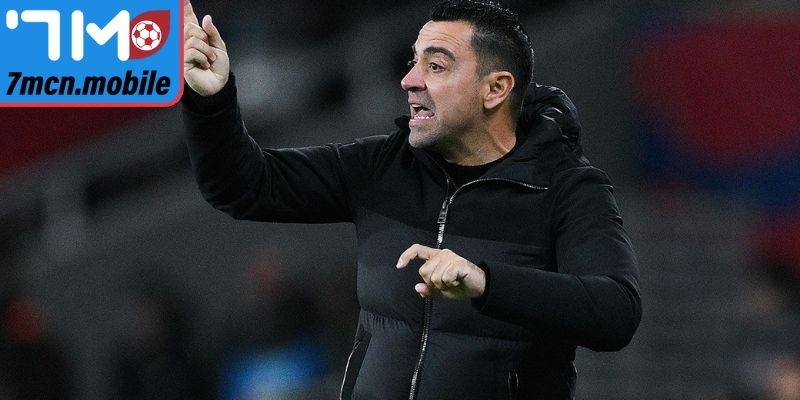 Mối quan hệ rạn nứt giữa Xavi và ban lãnh đạo Barca